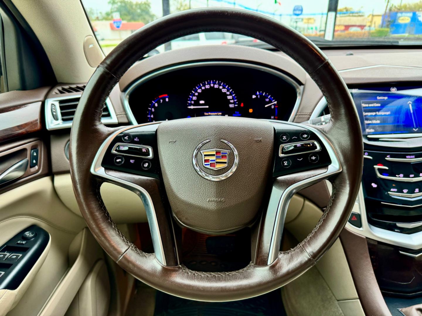 2014 WHITE CADILLAC SRX LUXURY (3GYFNBE34ES) , located at 5900 E. Lancaster Ave., Fort Worth, TX, 76112, (817) 457-5456, 0.000000, 0.000000 - Photo#19